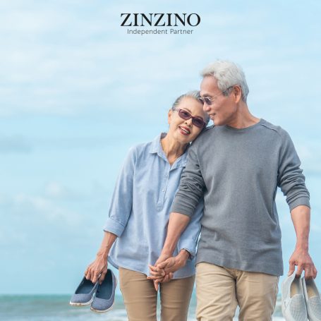 Älteres Paar am Strand – bewusste Ernährung und Omega-3 Analyse