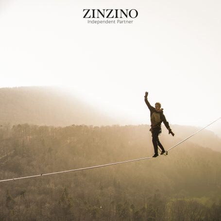 Person auf Slackline – Symbol für Balance und bewusste Entscheidungen zur Zellbalance